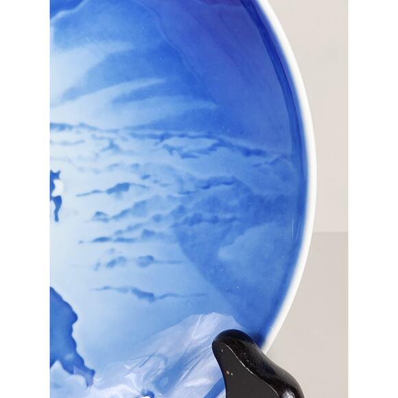 Royal Copenhagen Christmas in Greenland 1972 Wall Decor Plate 7" Denmark Vintage - Picture 8 of 13